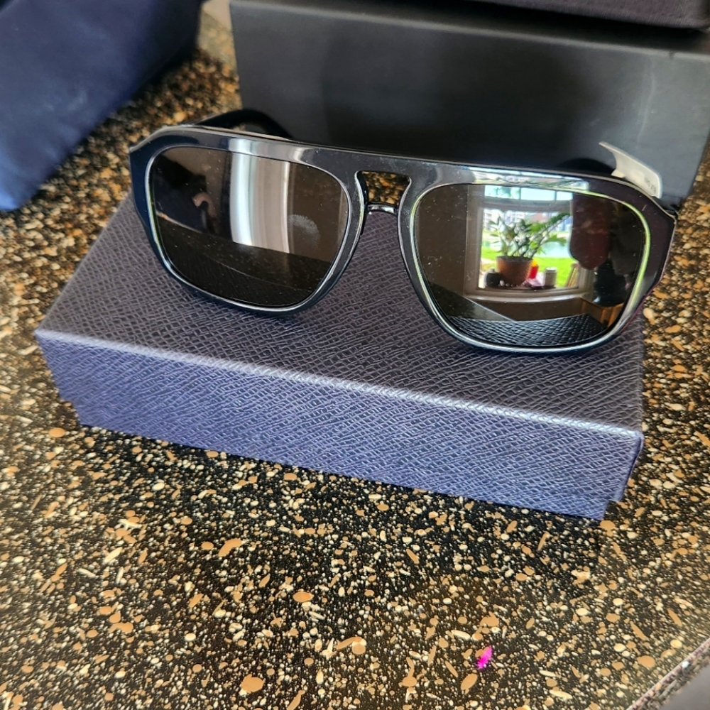 Dolce and gabanna unisex sunglasses
